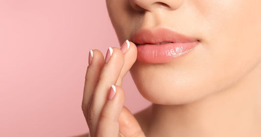 Lip Care Tips in Urdu — Soft Aur Pink Lips Ka Raaz
